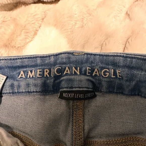 American Eagle Outfitters Light Blue High Rise Jeans - Picture 3 of 4